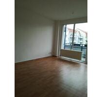 3 Zi. mit Wanne + Balkon - 350,00 EUR Kaltmiete, in Halberstadt (PLZ: 38820)