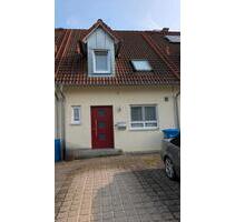 Reihenmittelhaus - 1.750,00 EUR Kaltmiete, ca.  125,00 m² in Altdorf bei Nürnberg (PLZ: 90518)