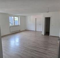 Moderne neu sanierte 4-Zimmer Wohnung zentral in Münchberg