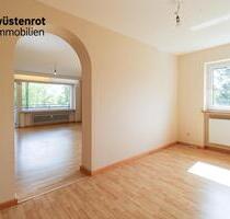 Raumwunder auf einer Wohnebene - Top gepflegte 6- Zimmer Wohnung mit Personenaufzug und 2 Loggien in Selb.