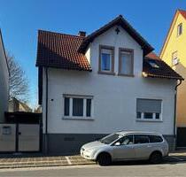 Sanierungsbedürftiges 1-2 Familienhaus in Heppenheim - Heppenheim (Bergstraße)