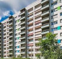 Erstbezug nach Sanierung: Familienfreundliche 3-Zimmer-Wohnung mit Balkon - Dresden Altstadt
