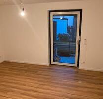 Wg Zimmer mit Terrasse und eigenen großen Gartenbereich - München Allach-Untermenzing