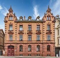 HISTORIC BUILDING WITH CHARM & URBAN VIBES !!! Exclusive Maisonette with Distinctive Appeal - Wiesbaden Biebrich