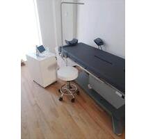 Praxisräume - 1.000,00 EUR Kaltmiete, ca.  60,00 m² in Dresden (PLZ: 01067)