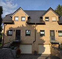 Doppelhaus 1220 m² Grundstück Tiefgarage Klinkerfassade - Leipzig Lausen-Grünau