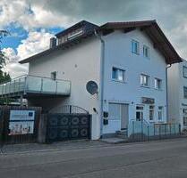 HAUS mit 2 Wohnungen + Gewerbe Objekte - Simbach am Inn