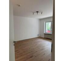 Frisch nach Renovierung 2ZKB mit Einbauküche & Balkon - Saarbrücken Dudweiler