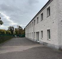 Renovierte Praxis-Geschäftsräume im EG–ca. 250 m² mit Parkplätze - Duisburg Duisburg-Mitte