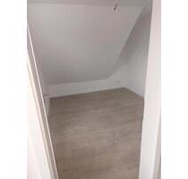 Dachgeschoss-Wohnung Frisch Saniert - Rhauderfehn