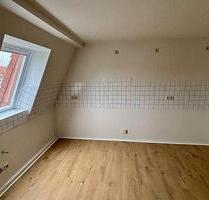 Frisch renovierte DG-Wohnung im sehr gepflegten Gründerzeithaus im Zentrum Magdeburgs