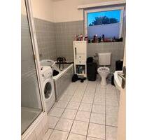 Geräumige 4 12 Zimmer wohnunh - 1.190,00 EUR Kaltmiete, ca.  130,00 m² in Husum (PLZ: 25813)