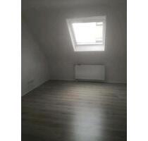Dachgeschoss Wohnung - 750,00 EUR Kaltmiete, ca.  100,00 m² in Illingen (PLZ: 66557)