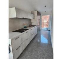 3 Zimmer kernsaniert 60386 Frankfurt neue Küche,Bad, Türen,Balkon - Frankfurt am Main Fechenheim