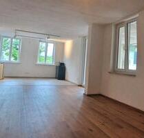 2 Zimmer Souterrain WHG - 900,00 EUR Kaltmiete, ca.  85,00 m² in Wolfratshausen (PLZ: 82515)