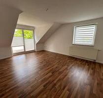 Renovierte 3-Zimmer-Wohnung mit Einbauküche und Balkon - Nordenham