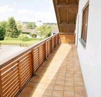 Helle 3 Zi.Whg., 100qm, 2 Balkone + Garage + Keller - Gangkofen