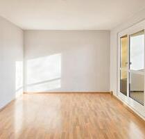 Helle, geräumige 3-Raum-Wohnung nahe der Elsteraue inkl. Gutschein für einen Baumarkt Ihrer Wahl - Halle (Saale) Silberhöhe