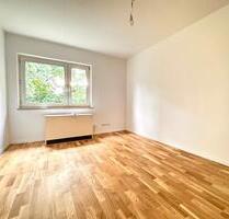 Wohnen am Dutzendteich: top gepflegte 2-Zimmer-Wohnung +++ WG-geeignet +++ - Schwaig Bei Nürnberg