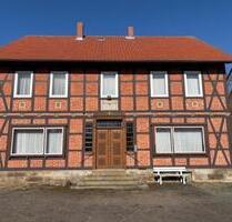 Große Gewerbeimmobilie mit Garten, Hoffläche und Garagen - Giesen