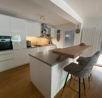 Stilvolle 2 ZKB, Gäste-WC, 2 Balkone, Stellplatz, Einbauküche - Weinheim