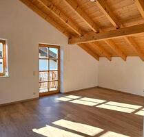 Wunderschöne 2 Zimmer Wohnung - 1.100,00 EUR Kaltmiete, in Holzkirchen (PLZ: 83607)