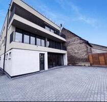 ***Abramo&Partner***Vielseitige Gewerbefläche in exklusiver Lage von Bischofsheim