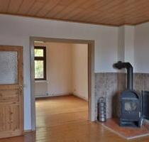 Gemütliche 4-Zi-Whg. im Erdgeschoss, Kaminofen, Terrasse und PKW-Stellplatz - Mühlhausen (Thüringen)