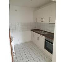 2-Zimmer Wohnung im 1. OG mit Einbauküche, Balkon und Aufzug, Mannichswalder Platz, Crimmitschau