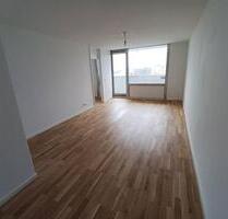 Helle 1-Zimmer-Wohnung in München mit Balkon und tollen Ausblick