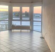 Helle 4-Zimmer-Erdgeschosswohnung mit Garten und Feldblick - Mutterstadt