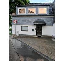 Ein Familien Haus zu - 950,00 EUR Kaltmiete, ca.  98,00 m² in Wuppertal (PLZ: 42369) Gemarkung Ronsdorf