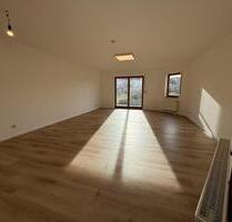 Frisch renovierte & moderne 2-Zimmer EG Wohnung mit Terrasse, Stellplatz & großem Keller - Walldürn