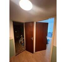 2-Zimmer-Wohnung mit Einbauküche & Möbeln - Düsseldorf Oberbilk