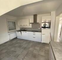 Wohnung DG in Bassenheim - 560,00 EUR Kaltmiete, in Urmitz (PLZ: 56220)