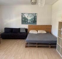Großes, helles Zimmer in 4er-WG im Herzen von Reutlingen – möblie