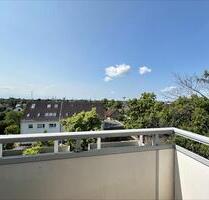 Geräumige 3-Zi.-Wohnung mit zwei Balkone! - Leverkusen