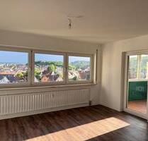 Große 4,5 Zimmer Wohnung mit Balkon, Aufzug & neuer Einbauküche - Walheim
