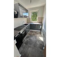 !!! Erstbezug nach Sanierung !!! 3-Zi.-Whg. mit Balkon, Küchenmöbel und Wanne - Zwickau Zwickau-Nord
