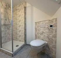 Charmante Dachgeschosswohnung mit heller Wohnatmosphäre - Burg