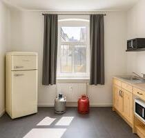 1 Raum Wohnung, auf Wunsch mit EBK im Herzen von Meerane