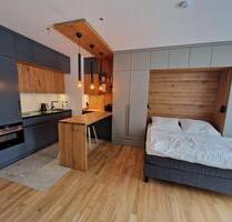 Voll möbliert - Luxus-Wohnung in bester Lage direkt am Pasinger Bahnhof - München Pasing-Obermenzing