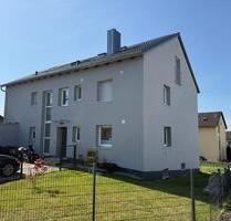 Helle 3-Zimmer-DG-Wohnung – Renoviert, bezugsfertig - Hepberg