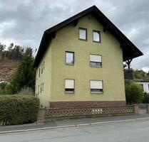 Solides Wohnhaus mit viel Platz in Wallenfels