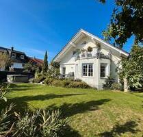 Großzügiges Einfamilienhaus (Bj 2003) mit Garte in Linkenheim - Linkenheim-Hochstetten