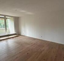 Moderne 2-Zimmer-Wohnung mit Balkon und EBK in Erlangen zu vermieten