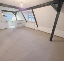 Sankt Augustin-Hangelar: Attraktive 4-Zimmer-Dachgeschosswohnung – hell und mit Klimageräten