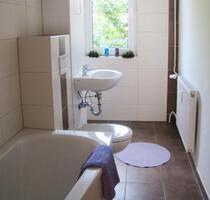 Im Erdgeschoss: Große 3-Raum-Wohnung mit Balkon - Oschersleben (Bode)