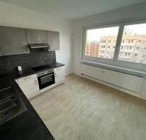 Familienzuhause: Großzügige 6-Zimmer-Wohnung mit Einbauküche, Flügeltüren, Bad mit Wanne & Dusche - Chemnitz Kapellenberg