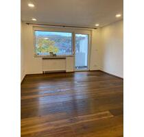 Exklusiv saniertes 1-Zimmer-Apartment mit Balkon & Schwimmbad - Gerlingen